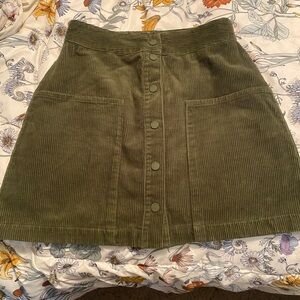 Truth branded corduroy skirt. Great condition only worn 2 times. Button up!
